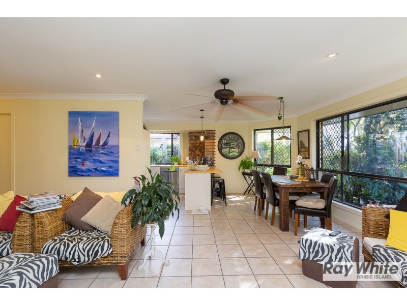 4 Trimaran Court, Banksia Beach QLD 4507