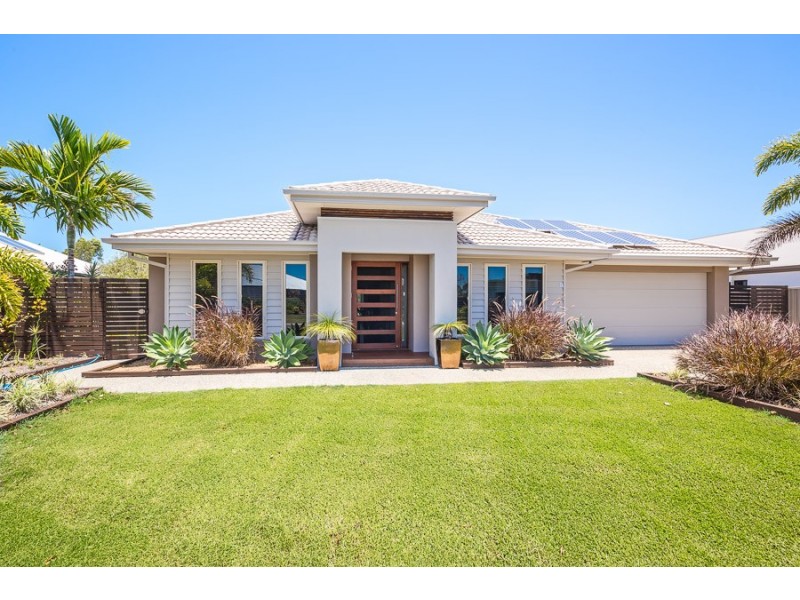 9 Vanillalily Close, Banksia Beach QLD 4507