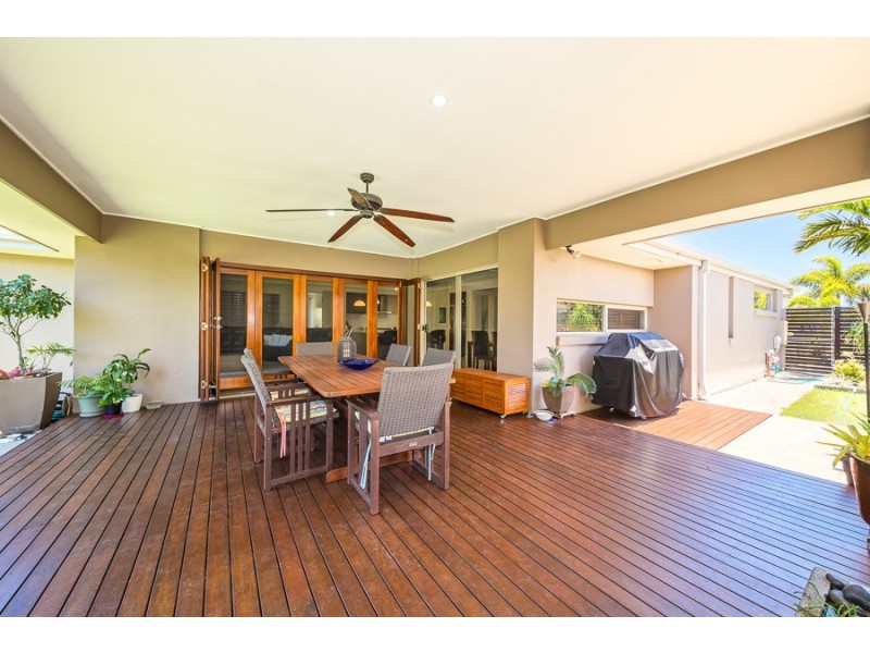 9 Vanillalily Close, Banksia Beach QLD 4507