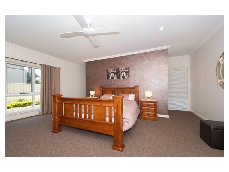 40 Vanillalily Close, Banksia Beach QLD 4507