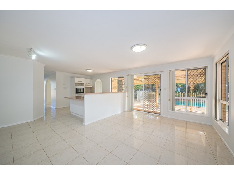 9 Fathom Court, Banksia Beach QLD 4507