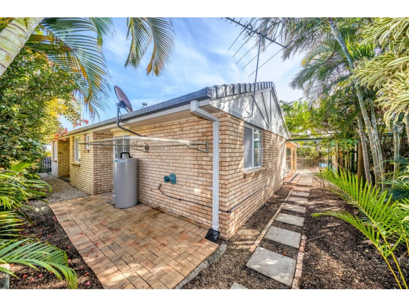 9 Fathom Court, Banksia Beach QLD 4507