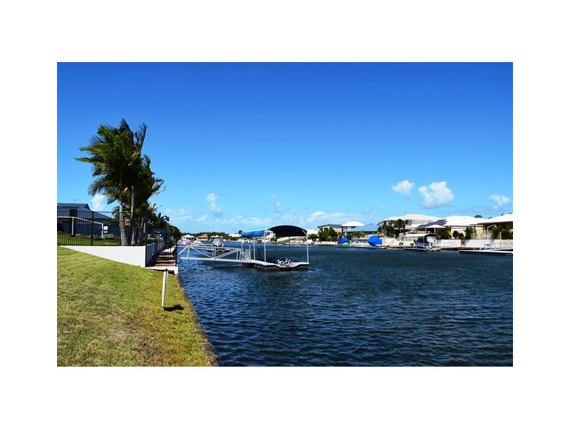 96 Kangaroo Avenue, Bongaree QLD 4507