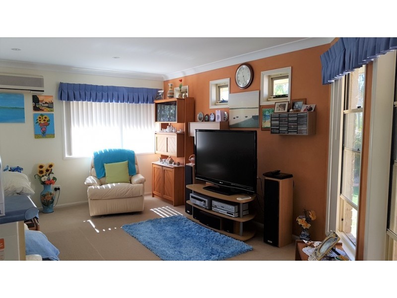 11 Mossman Way, Sandstone Point QLD 4511