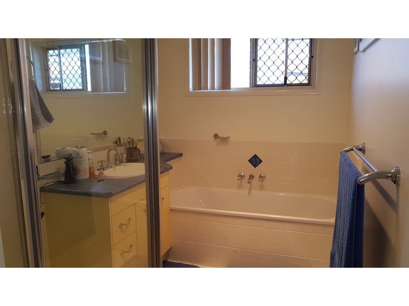 11 Mossman Way, Sandstone Point QLD 4511