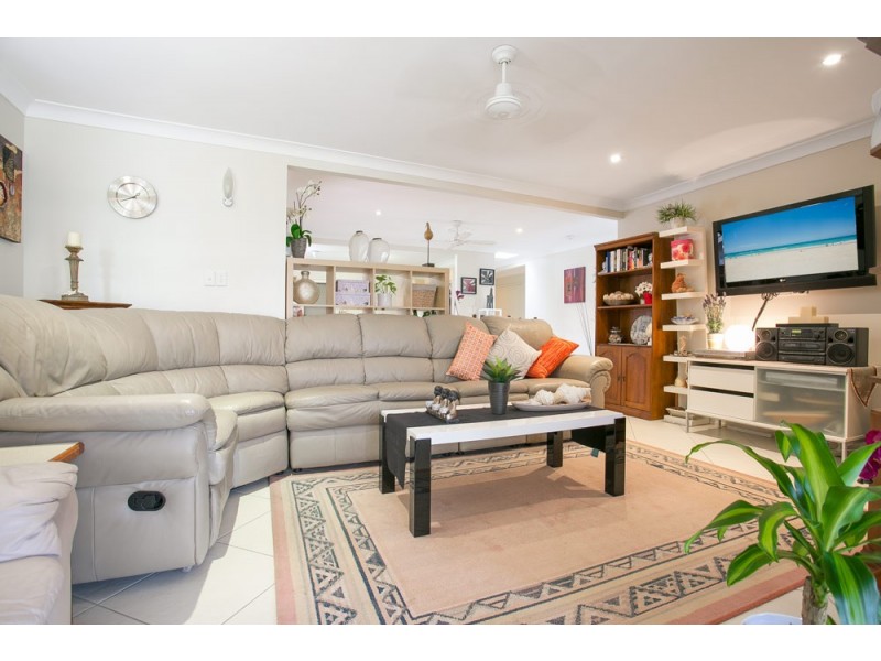 12 Endeavour Drive, Banksia Beach QLD 4507
