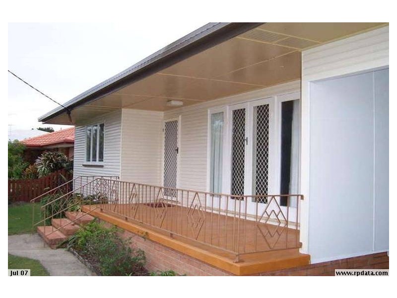 27 Kangaroo Ave, Bongaree QLD 4507