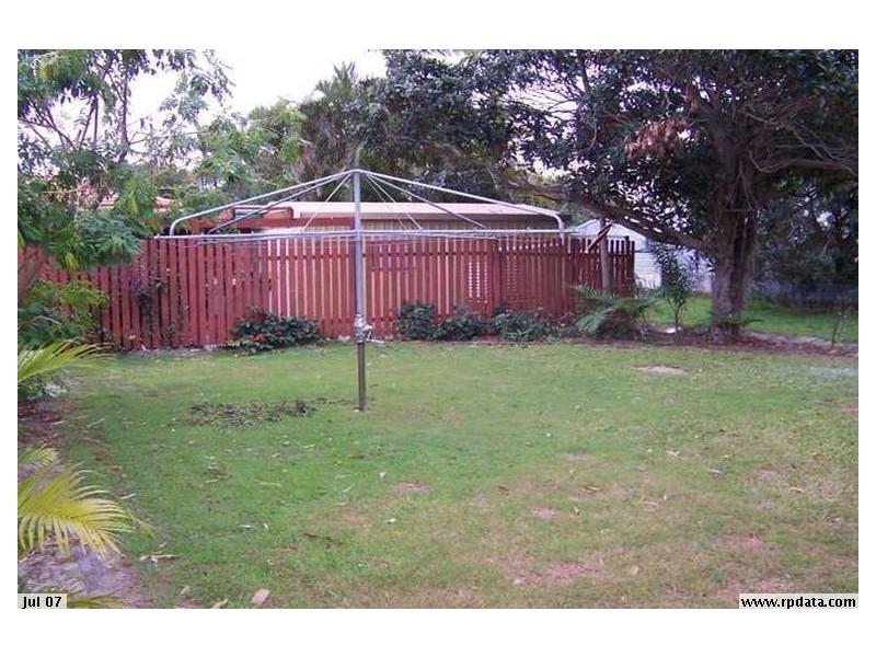 27 Kangaroo Ave, Bongaree QLD 4507