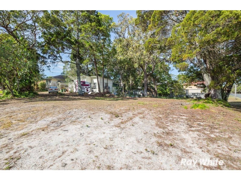 15-17 Winnett Street, Woorim QLD 4507