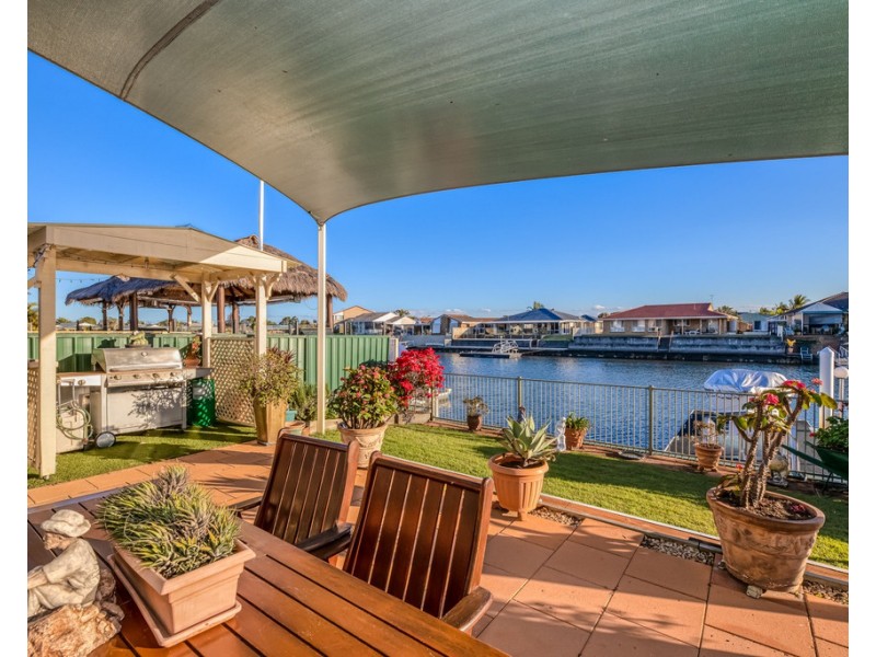2/71 Phoenix Avenue, Bongaree QLD 4507