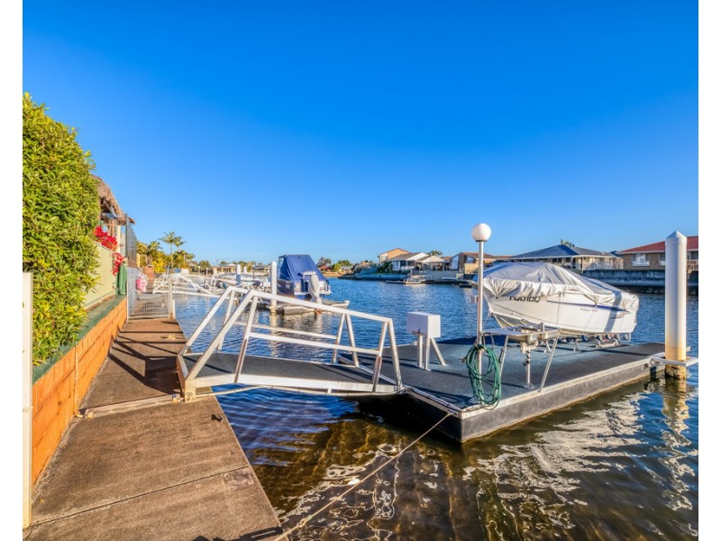 2/71 Phoenix Avenue, Bongaree QLD 4507