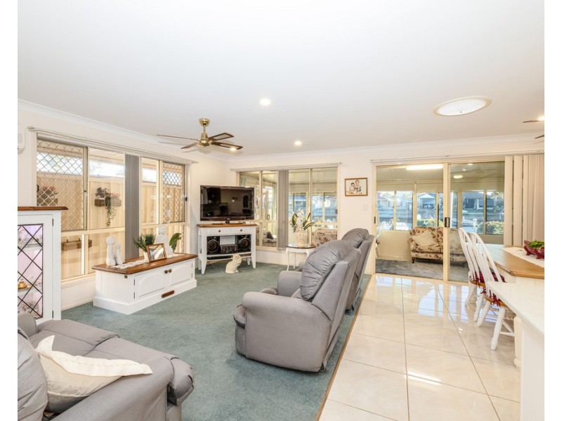 2/71 Phoenix Avenue, Bongaree QLD 4507