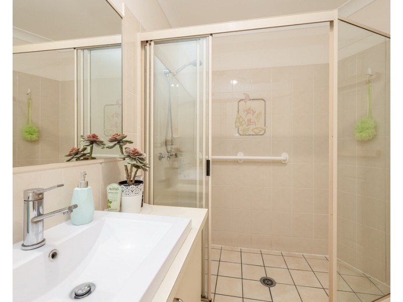 2/71 Phoenix Avenue, Bongaree QLD 4507