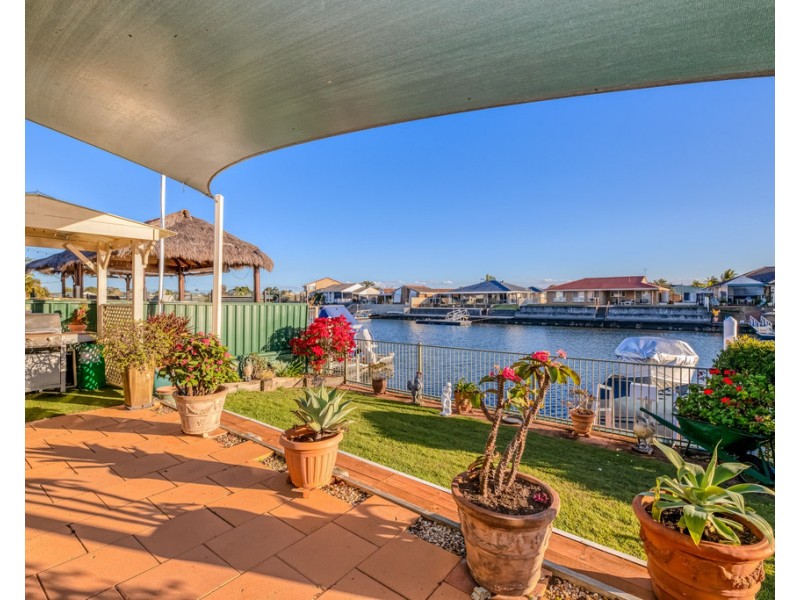 2/71 Phoenix Avenue, Bongaree QLD 4507