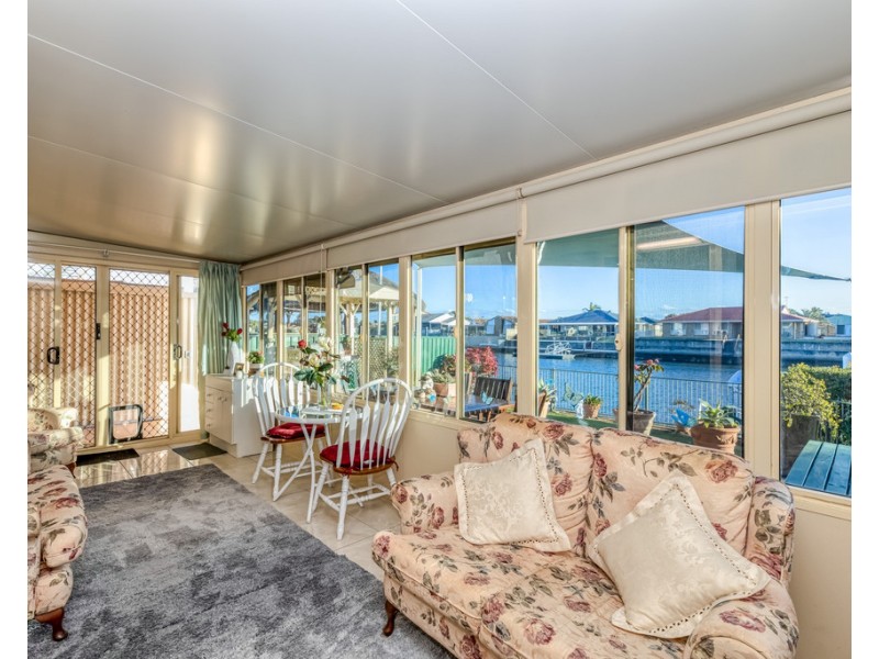 2/71 Phoenix Avenue, Bongaree QLD 4507