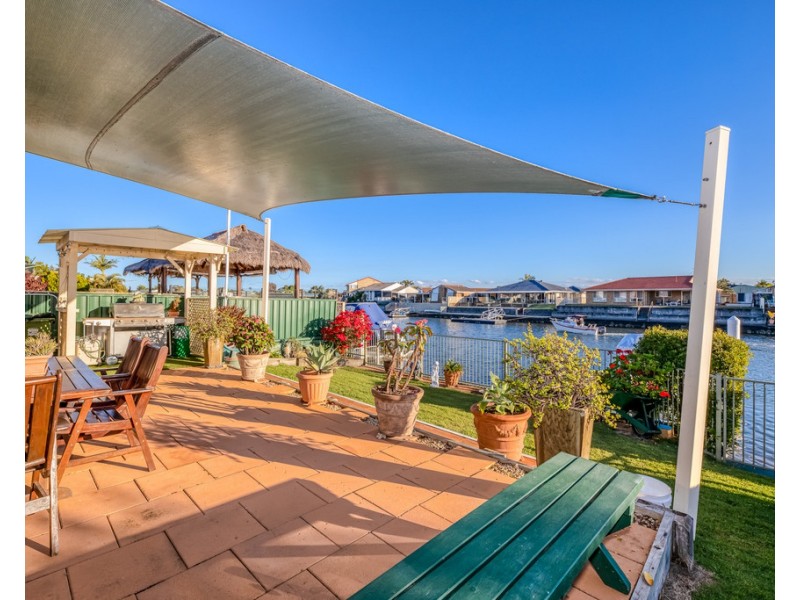 2/71 Phoenix Avenue, Bongaree QLD 4507