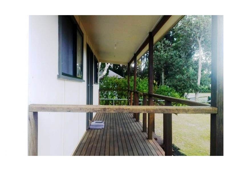 18 Cumming Street, Bongaree QLD 4507