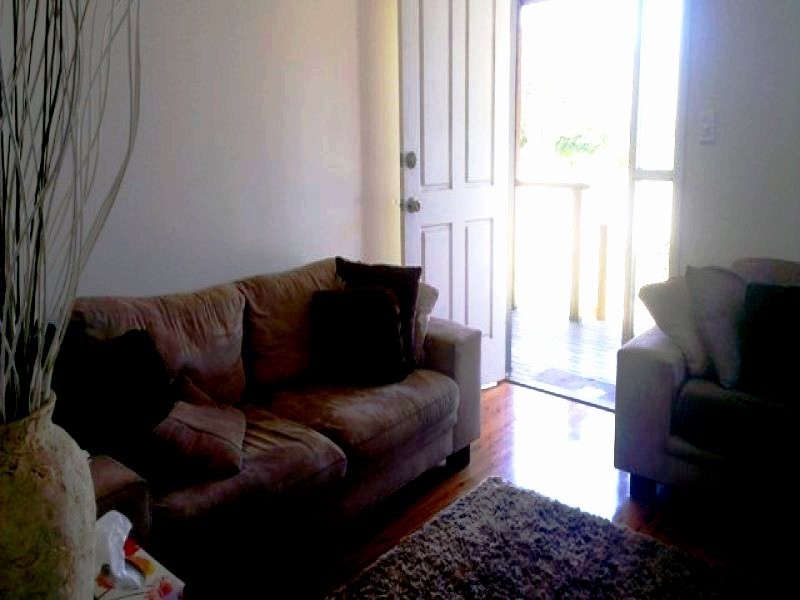 18 Cumming Street, Bongaree QLD 4507