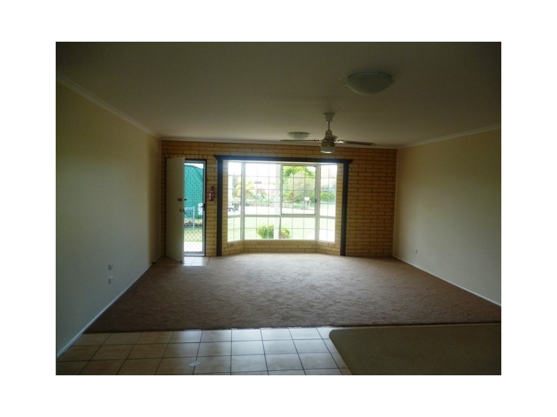 2/7 Durham, Sandstone Point QLD 4511