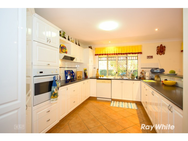 18 Hall Avenue, Bongaree QLD 4507