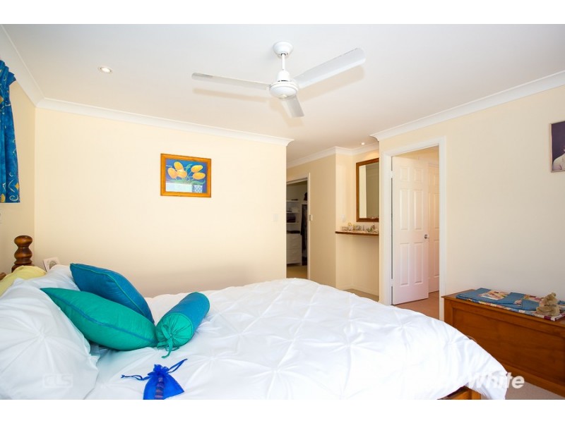 18 Hall Avenue, Bongaree QLD 4507