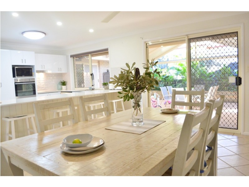 53 Carpenter Way, Sandstone Point QLD 4511