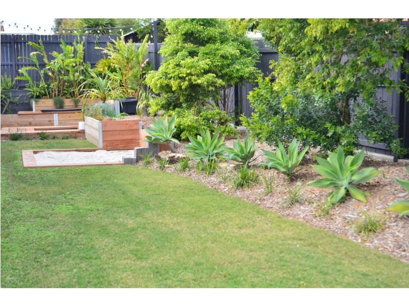 53 Carpenter Way, Sandstone Point QLD 4511