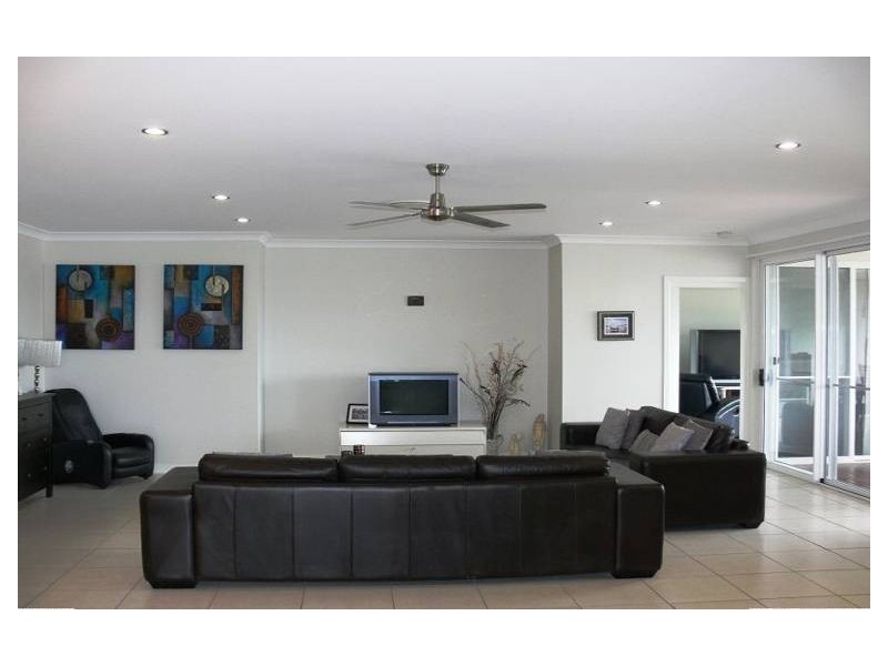 5 Blueberry Street, Banksia Beach QLD 4507