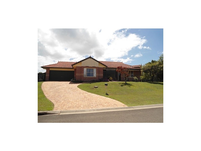2 Trent Court, Sandstone Point QLD 4511