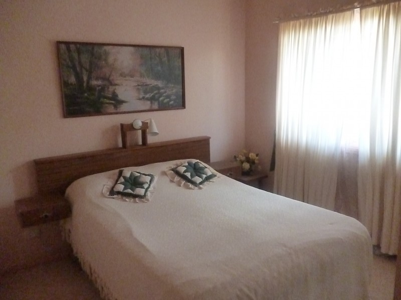 2 Trent Court, Sandstone Point QLD 4511