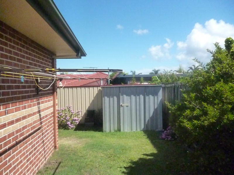 2 Trent Court, Sandstone Point QLD 4511
