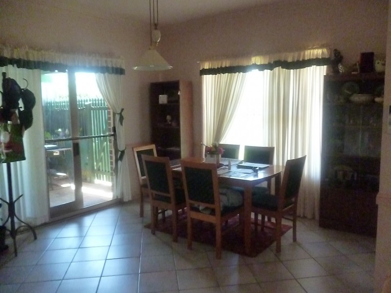 2 Trent Court, Sandstone Point QLD 4511