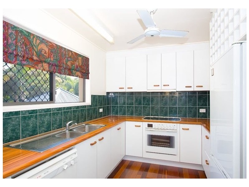 13 Kangaroo Avenue, Bongaree QLD 4507