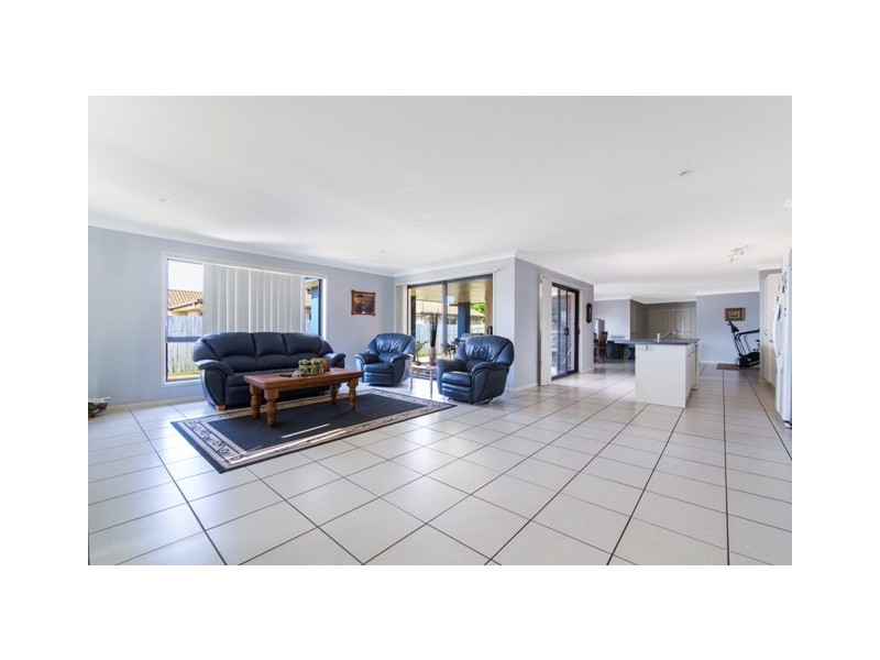 34 Reeders Street, Sandstone Point QLD 4511