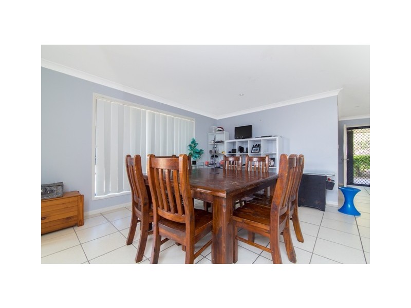 34 Reeders Street, Sandstone Point QLD 4511