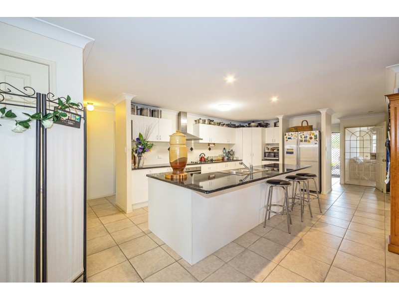 5 Reeders Street, Sandstone Point QLD 4511