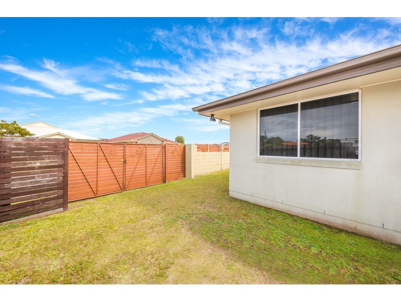 5 Reeders Street, Sandstone Point QLD 4511