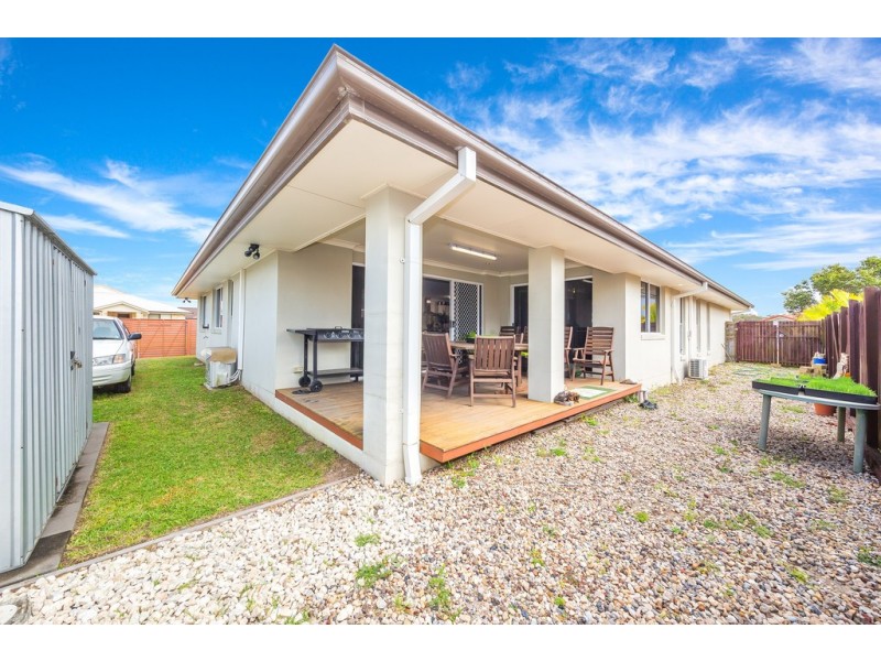 5 Reeders Street, Sandstone Point QLD 4511