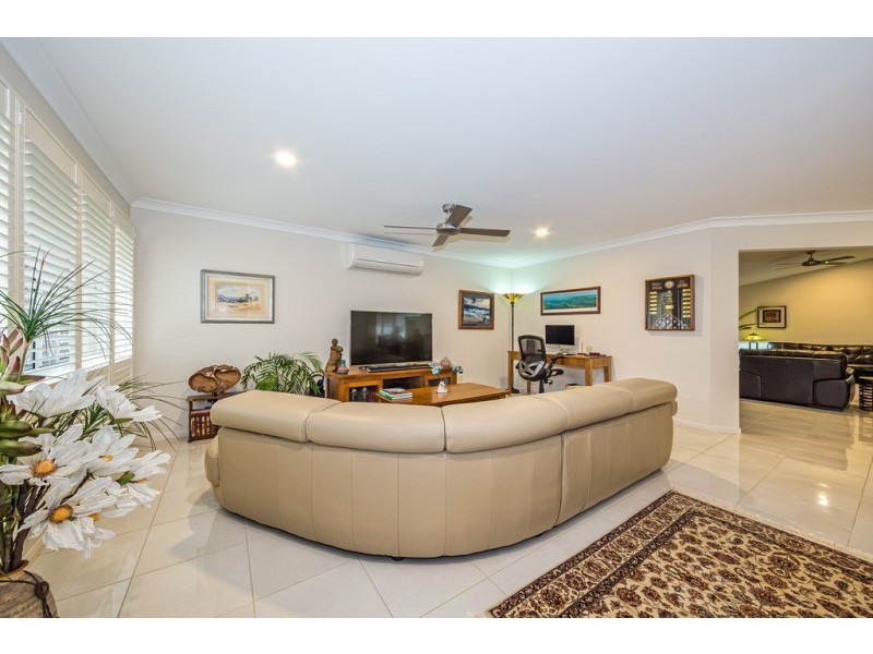 74 Avon Avenue, Banksia Beach QLD 4507