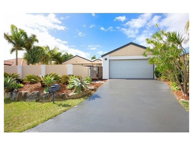 99 Cosmos Avenue, Banksia Beach QLD 4507