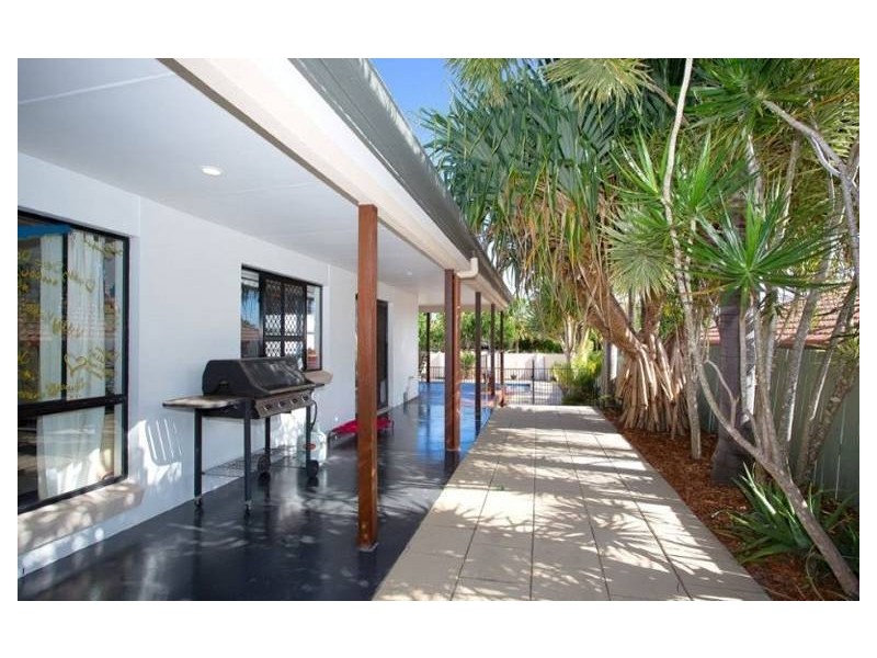 99 Cosmos Avenue, Banksia Beach QLD 4507
