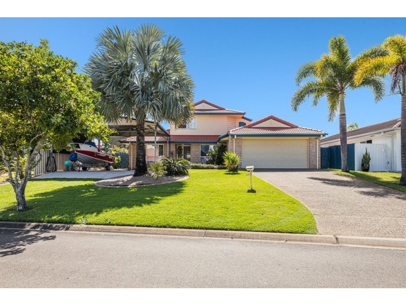 39 Topsail Circuit, Banksia Beach QLD 4507
