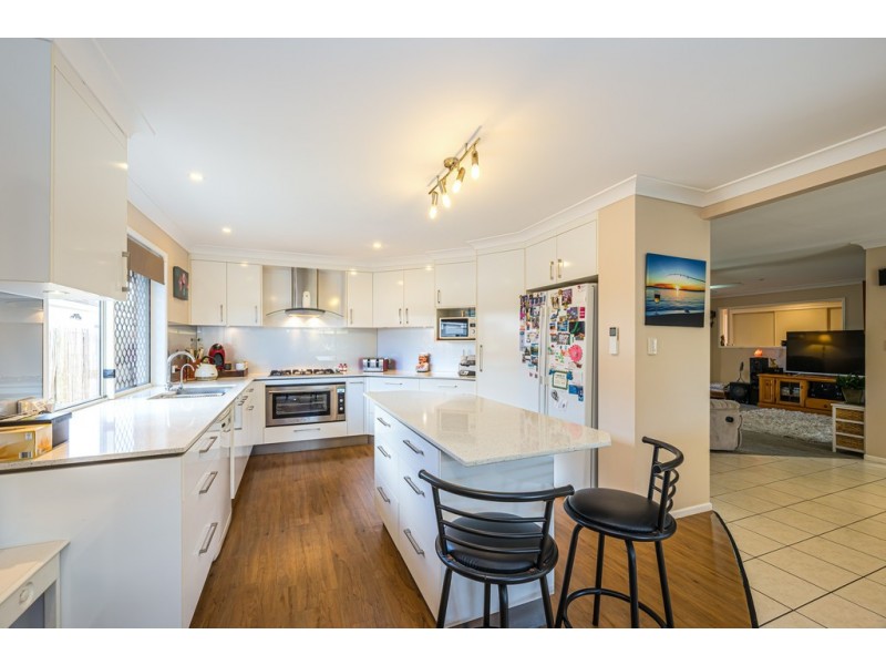 39 Topsail Circuit, Banksia Beach QLD 4507