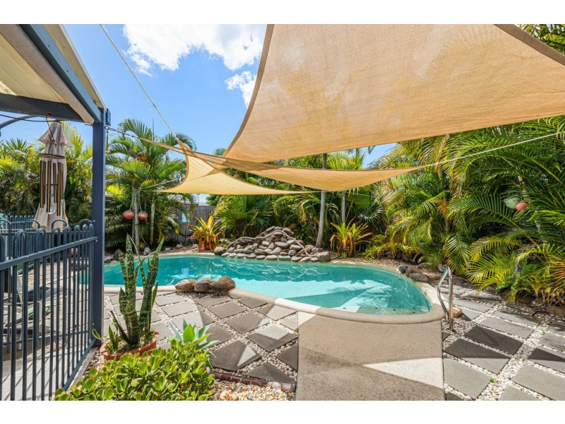 39 Topsail Circuit, Banksia Beach QLD 4507