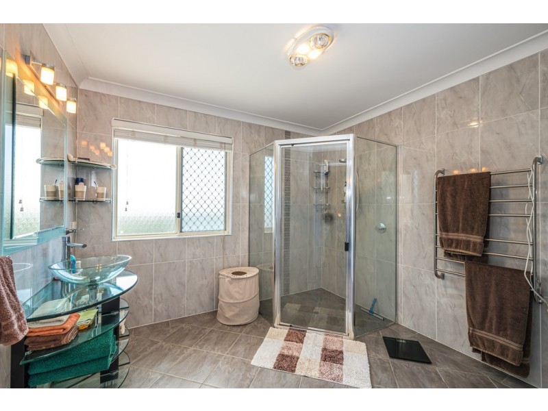 39 Topsail Circuit, Banksia Beach QLD 4507