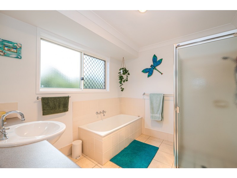 39 Topsail Circuit, Banksia Beach QLD 4507