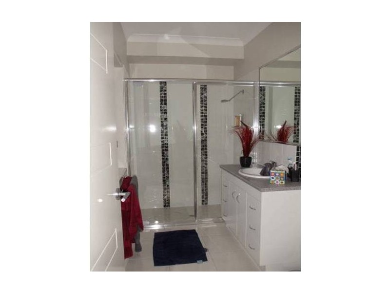 76 Kangaroo Avenue, Bongaree QLD 4507