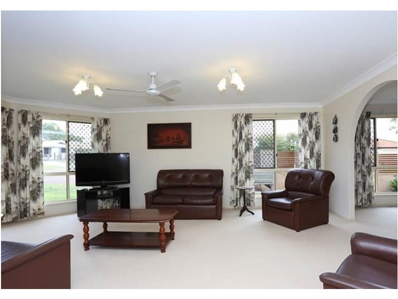 7 Ardel Place, Sandstone Point QLD 4511