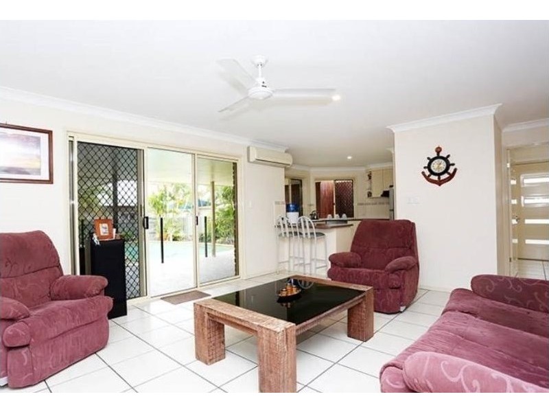 7 Ardel Place, Sandstone Point QLD 4511