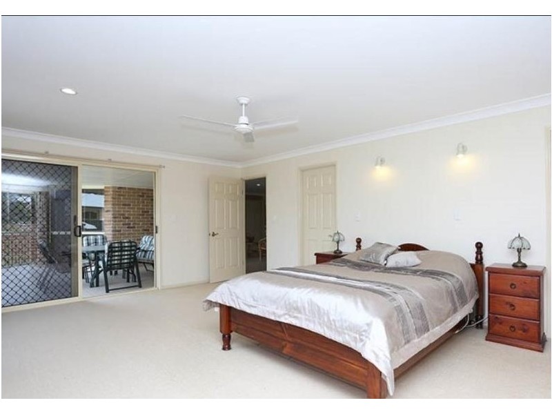 7 Ardel Place, Sandstone Point QLD 4511